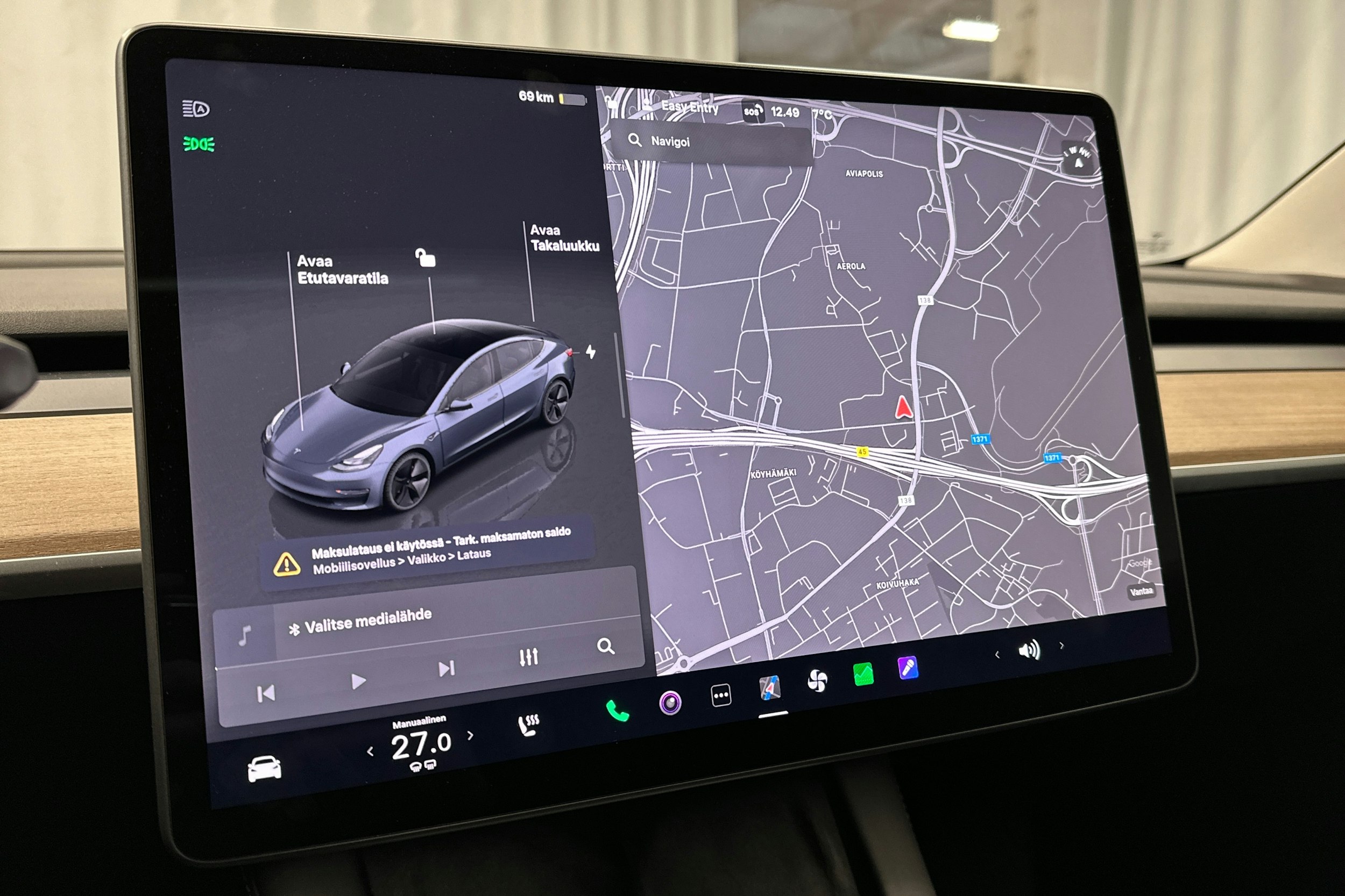 harmaa Tesla Model 3 2023 kuva 19.