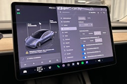 harmaa Tesla Model 3 2023 kuva 21.
