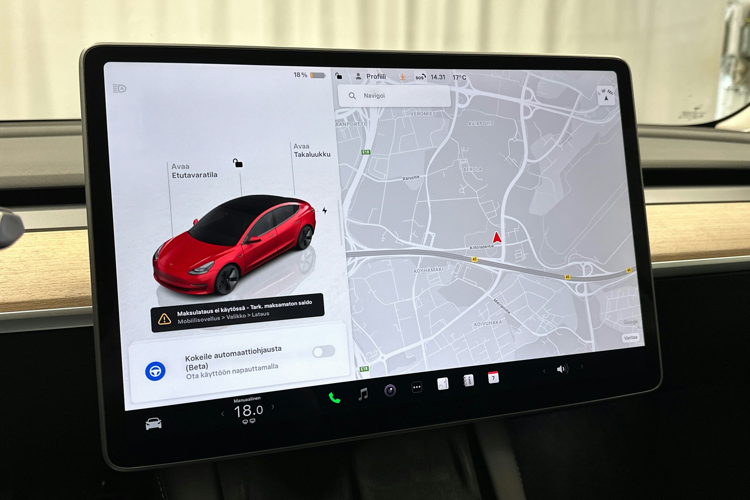 punainen Tesla Model 3 2023 kuva 17.