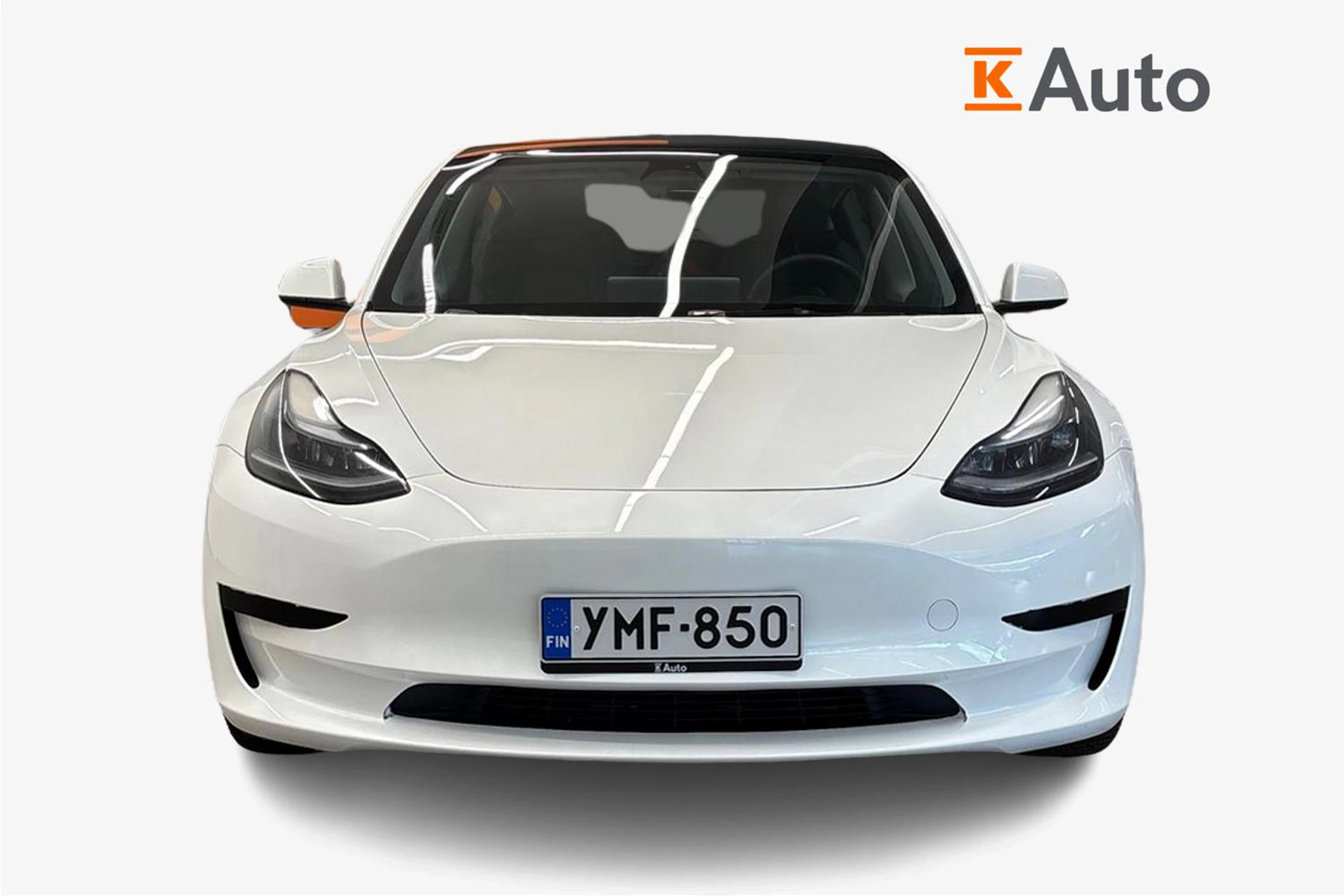 oranssi Tesla Model 3 2023 kuva 5.