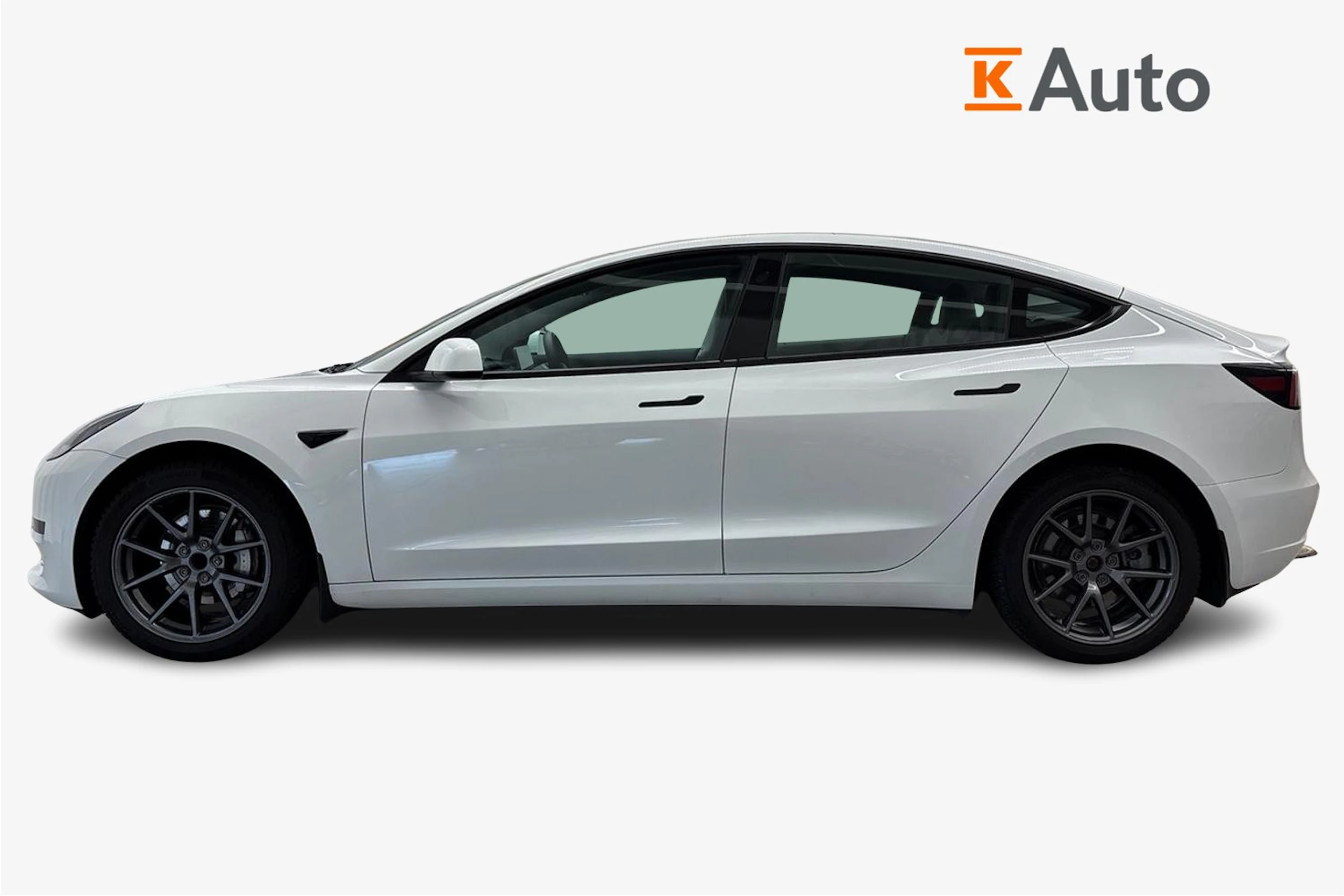 oranssi Tesla Model 3 2023 kuva 7.