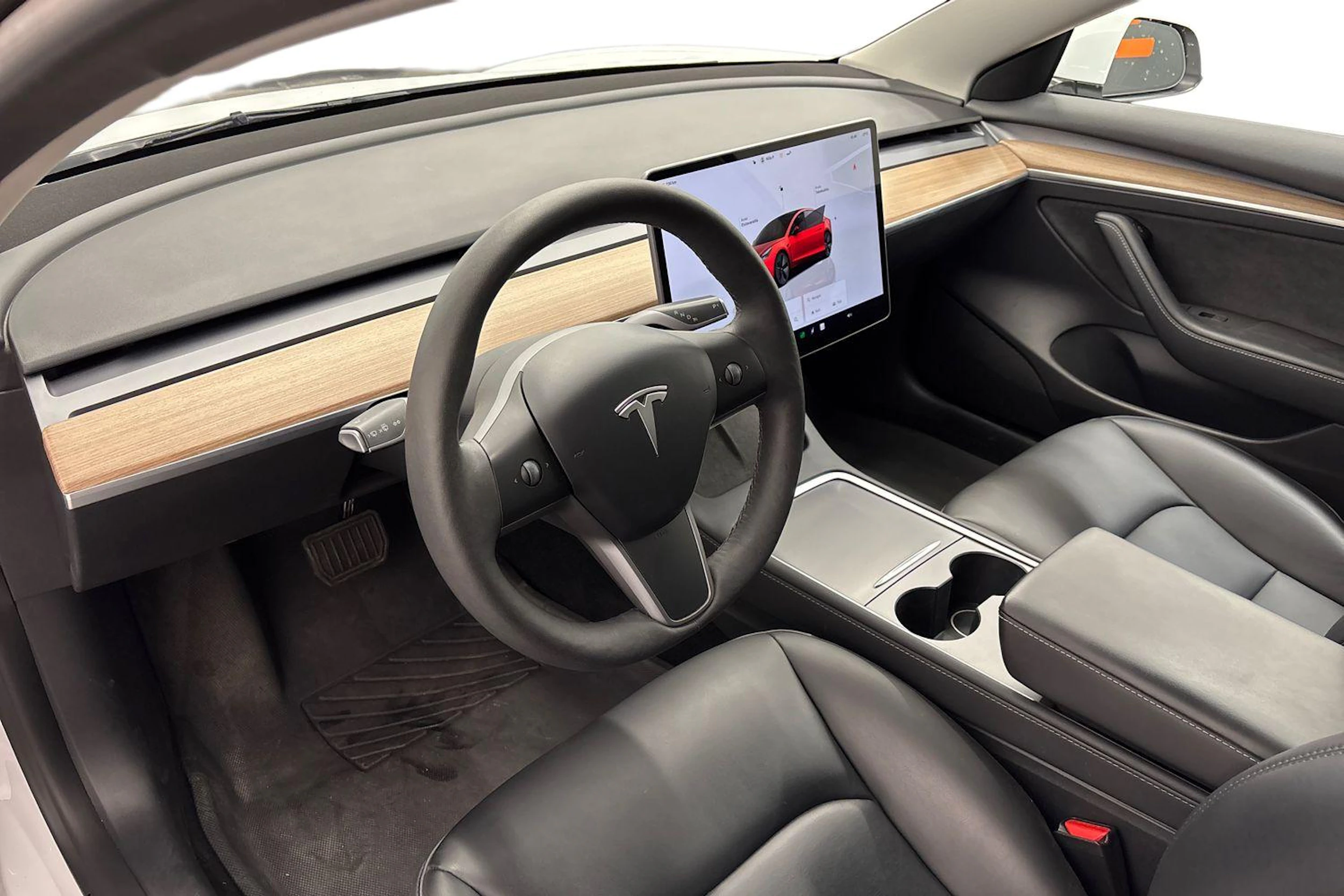 oranssi Tesla Model 3 2023 kuva 8.