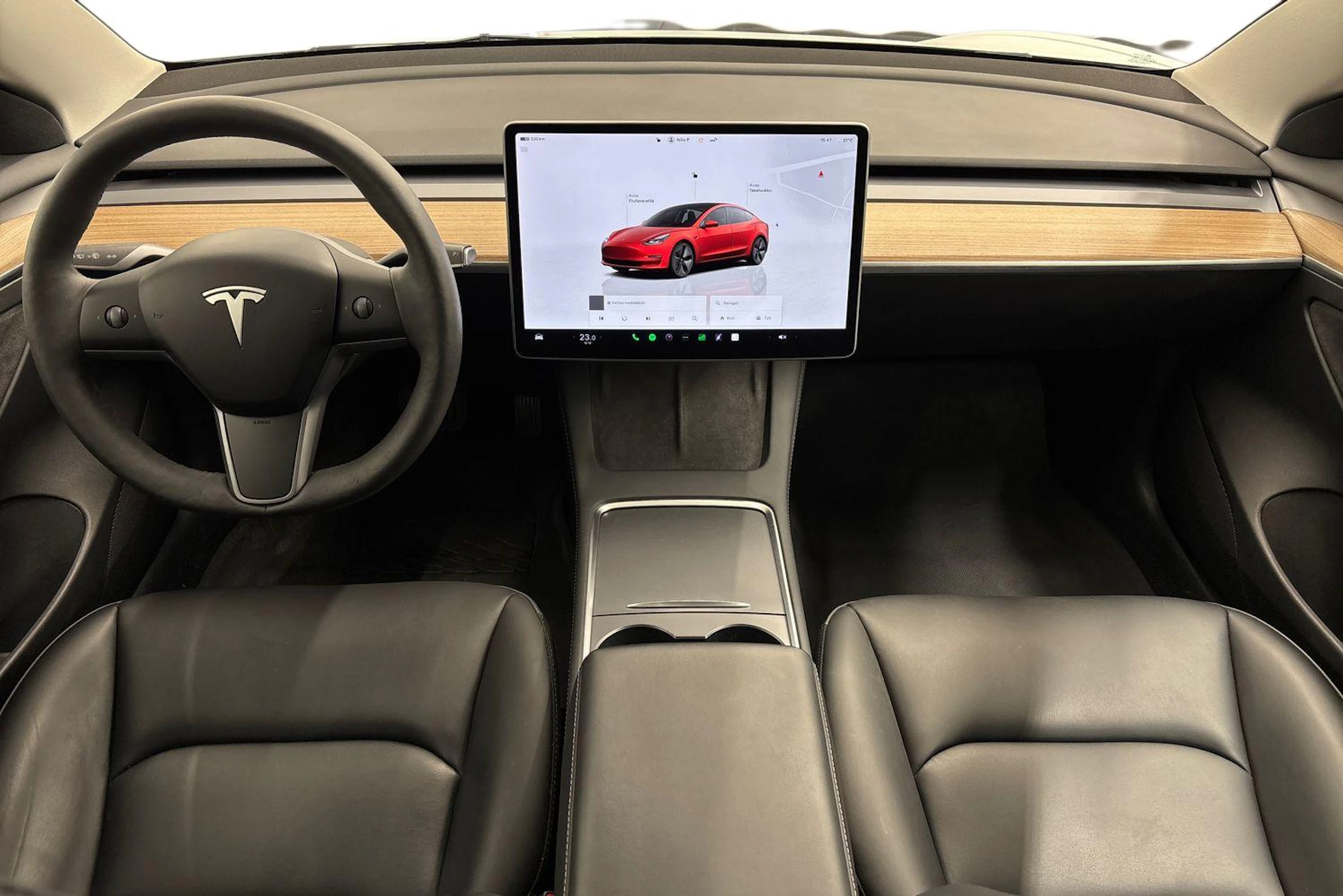oranssi Tesla Model 3 2023 kuva 9.