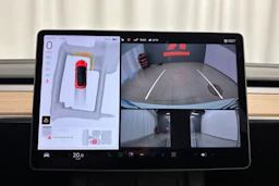 oranssi Tesla Model 3 2023 kuva 22.
