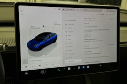 sininen Tesla Model 3 2023 kuva 20.