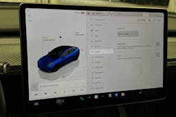 sininen Tesla Model 3 2023 kuva 22.
