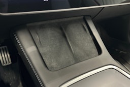 sininen Tesla Model 3 2023 kuva 28.