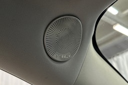 sininen Tesla Model 3 2023 kuva 30.