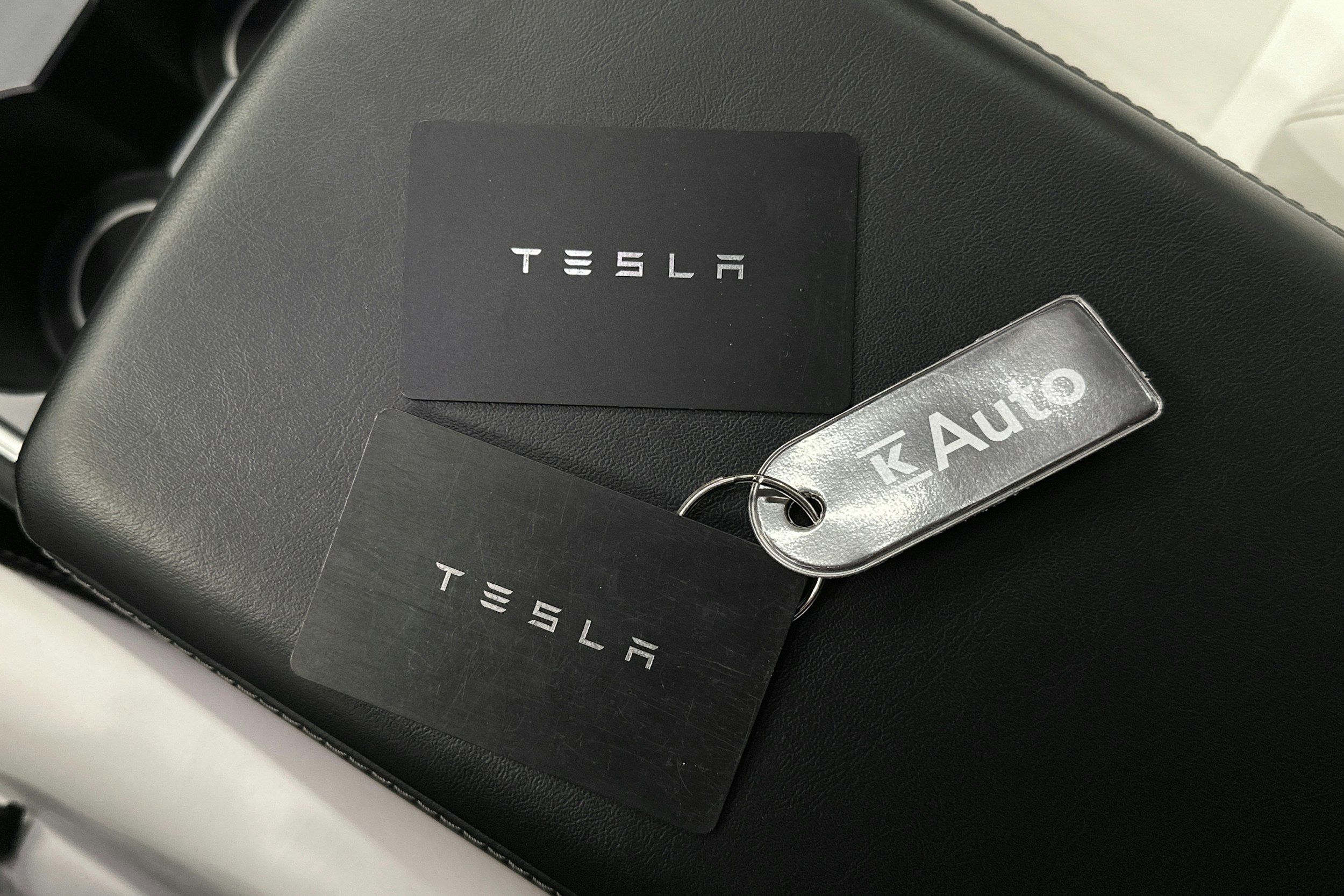 sininen Tesla Model 3 2023 kuva 31.