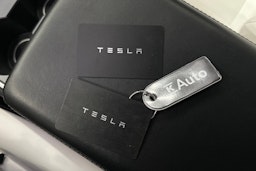 sininen Tesla Model 3 2023 kuva 31.