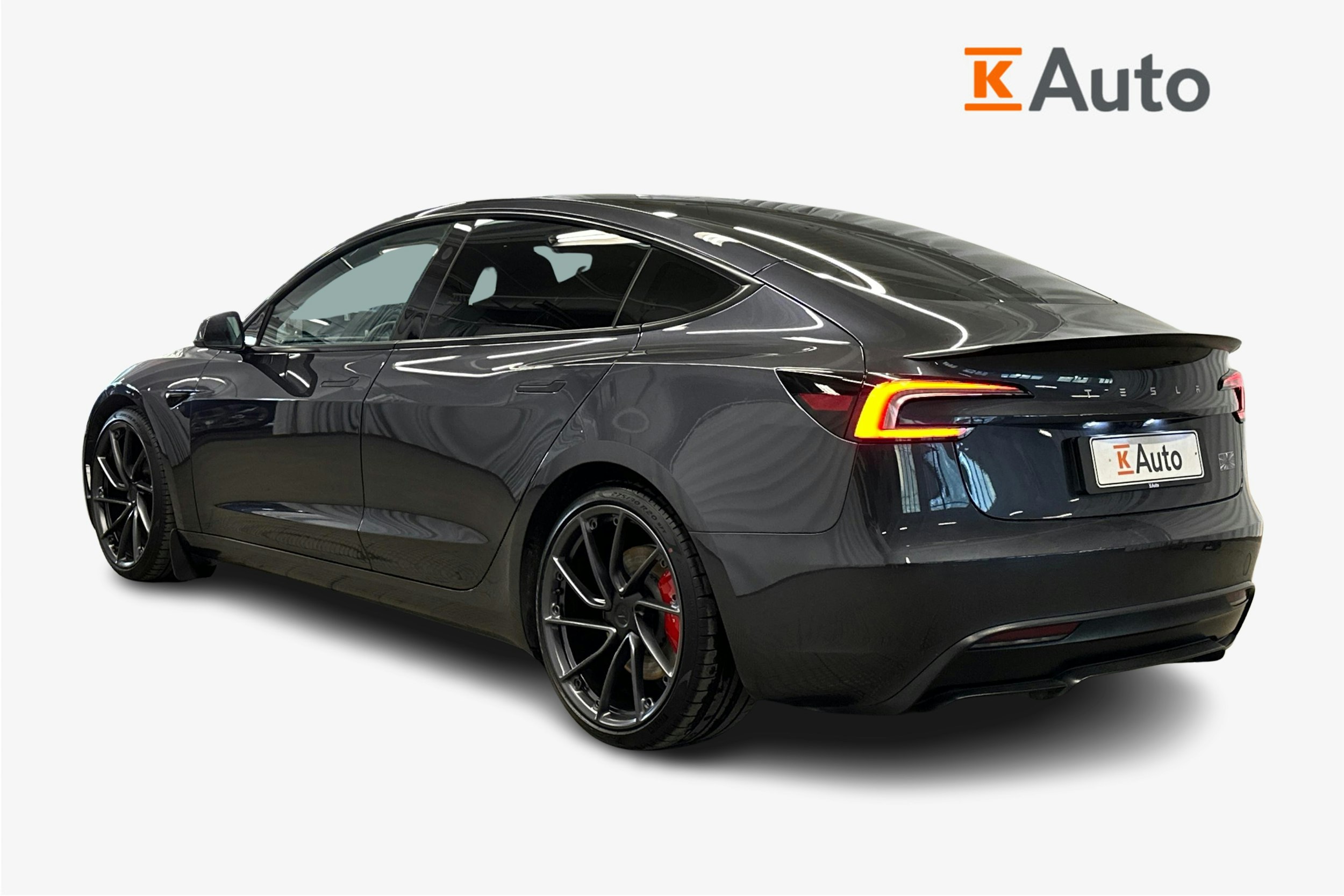 harmaa Tesla Model 3 2024 kuva 2.