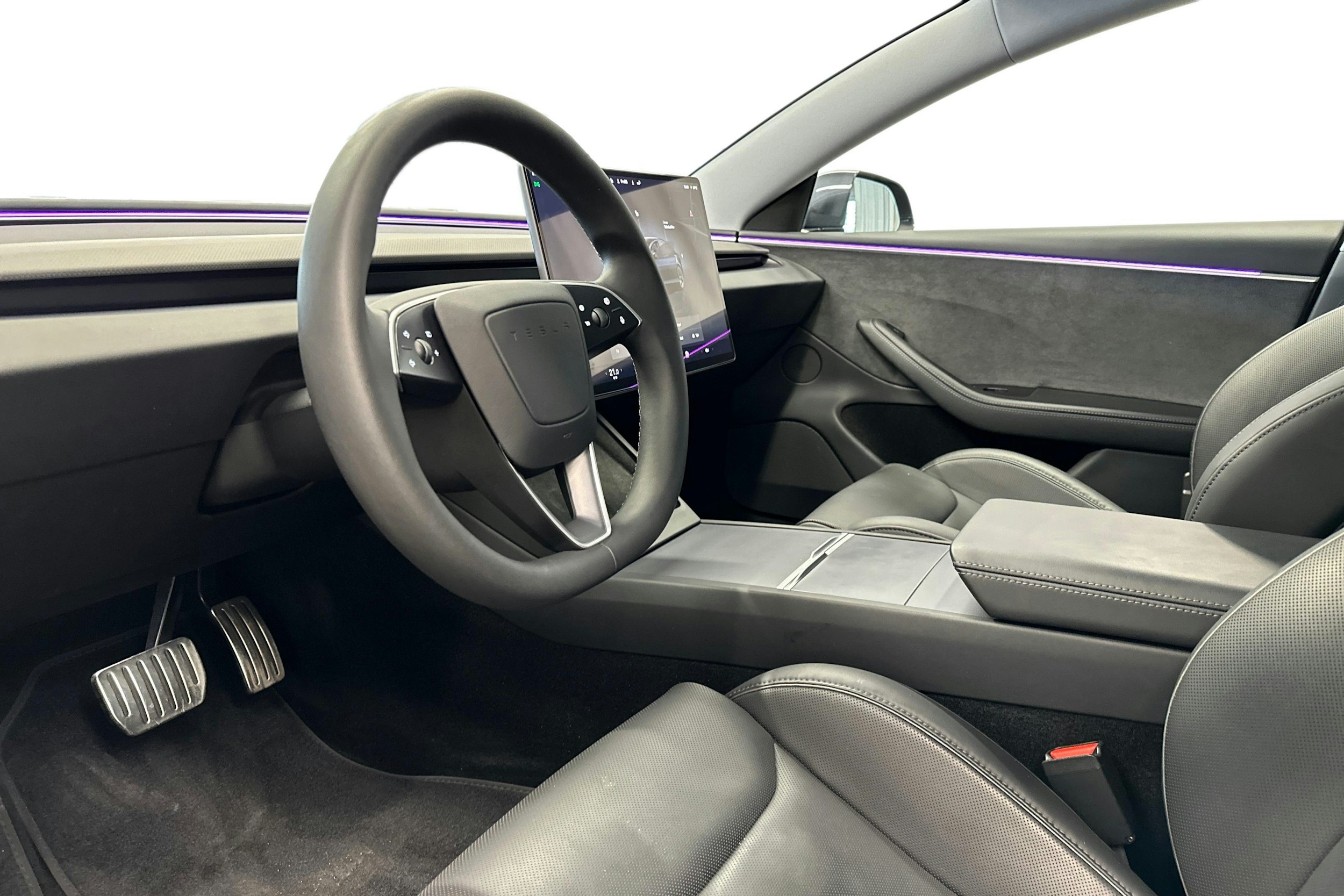 harmaa Tesla Model 3 2024 kuva 3.