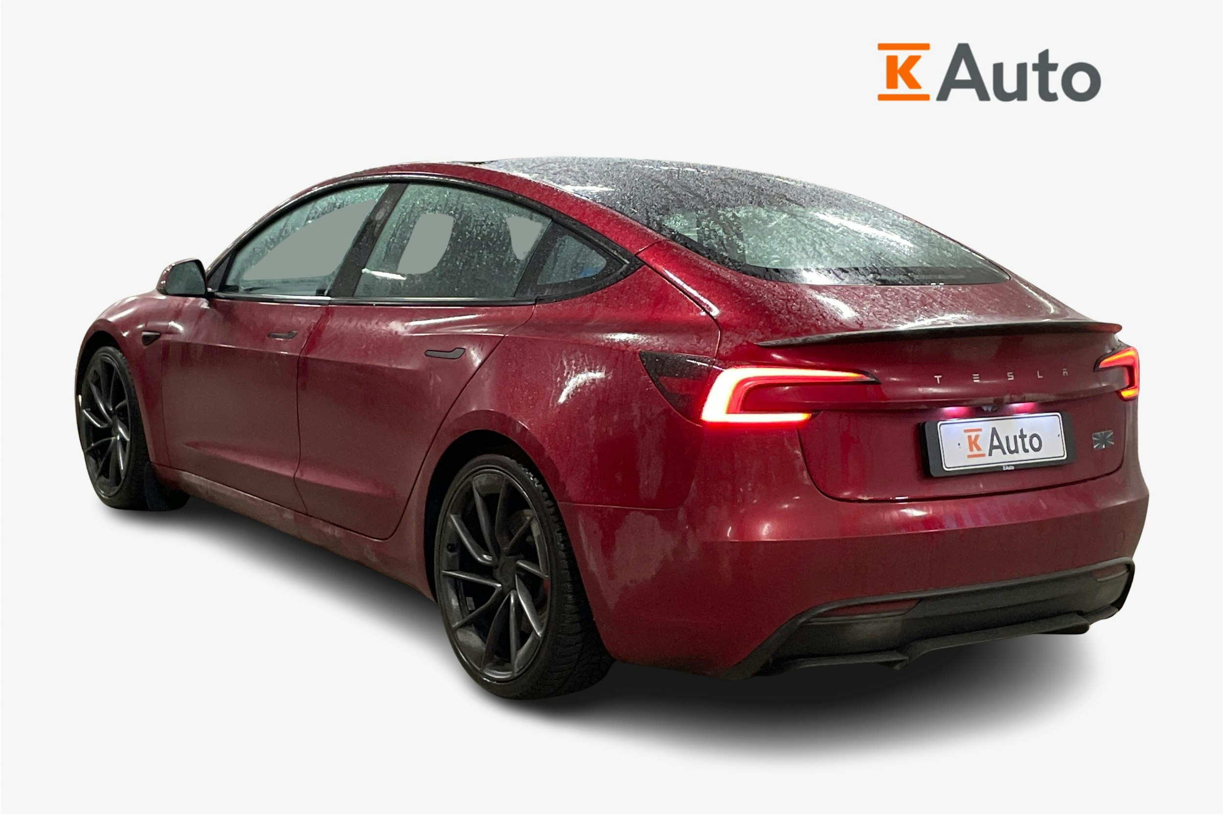 punainen Tesla Model 3 2024 kuva 2.