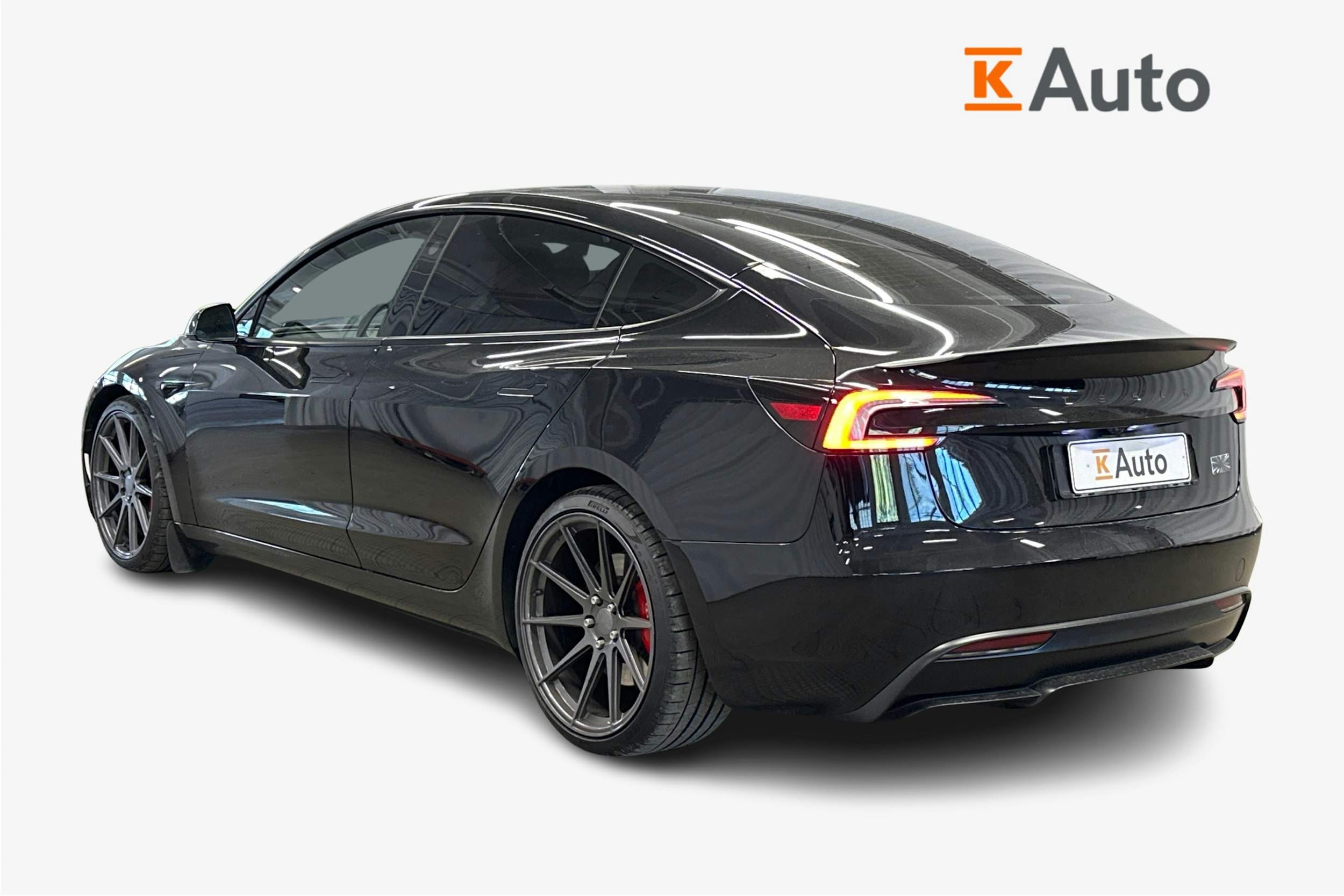 musta Tesla Model 3 2024 kuva 2.