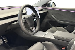 musta Tesla Model 3 2024 kuva 3.