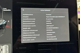 harmaa Tesla Model 3 2024 kuva 18.