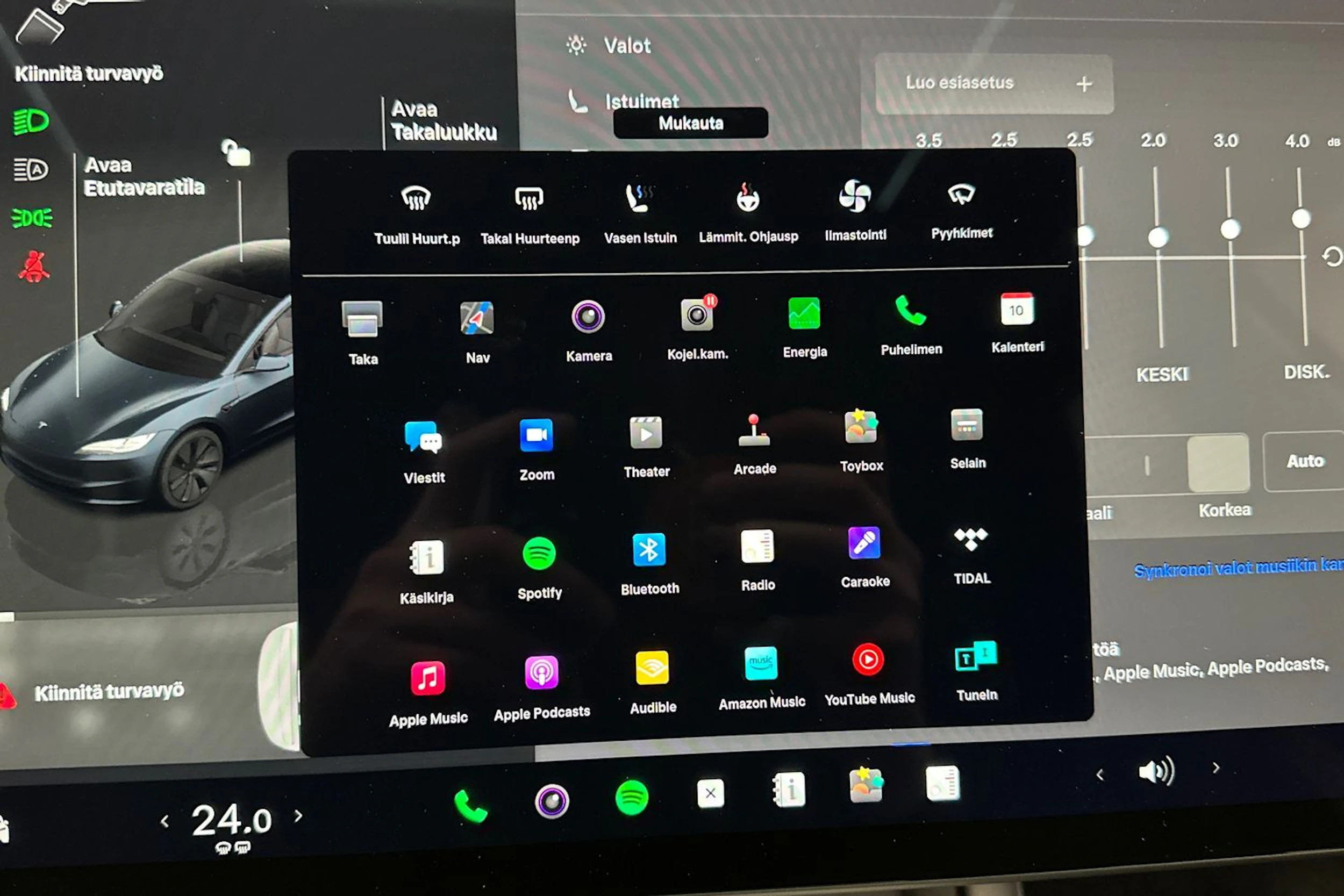 harmaa Tesla Model 3 2024 kuva 19.