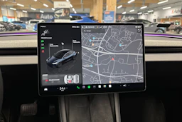 harmaa Tesla Model 3 2024 kuva 20.