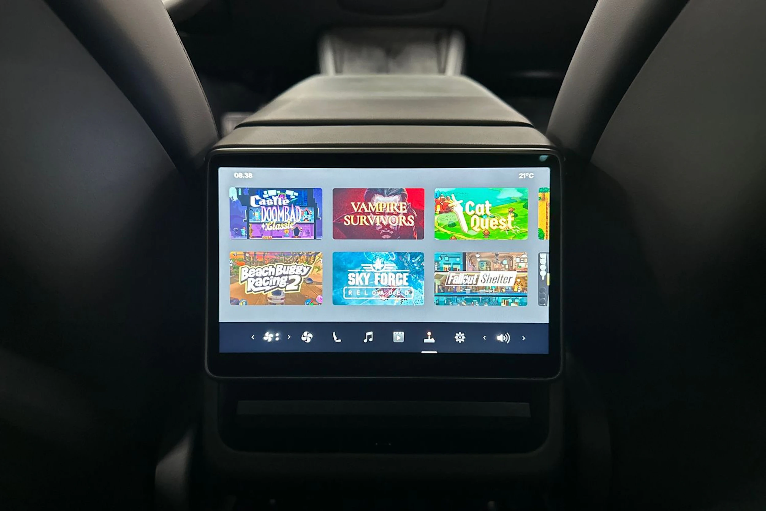 harmaa Tesla Model 3 2024 kuva 26.
