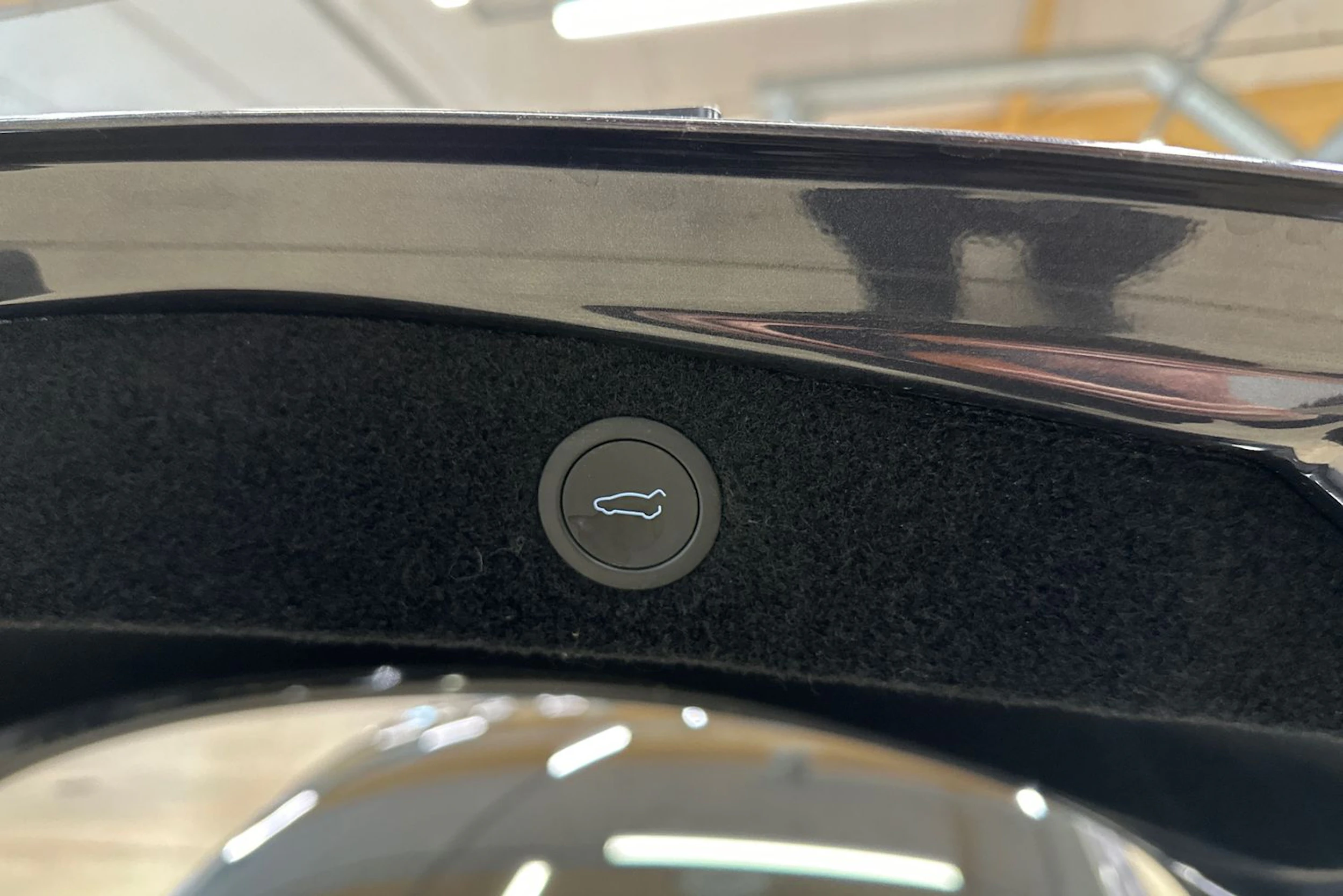 harmaa Tesla Model 3 2024 kuva 30.