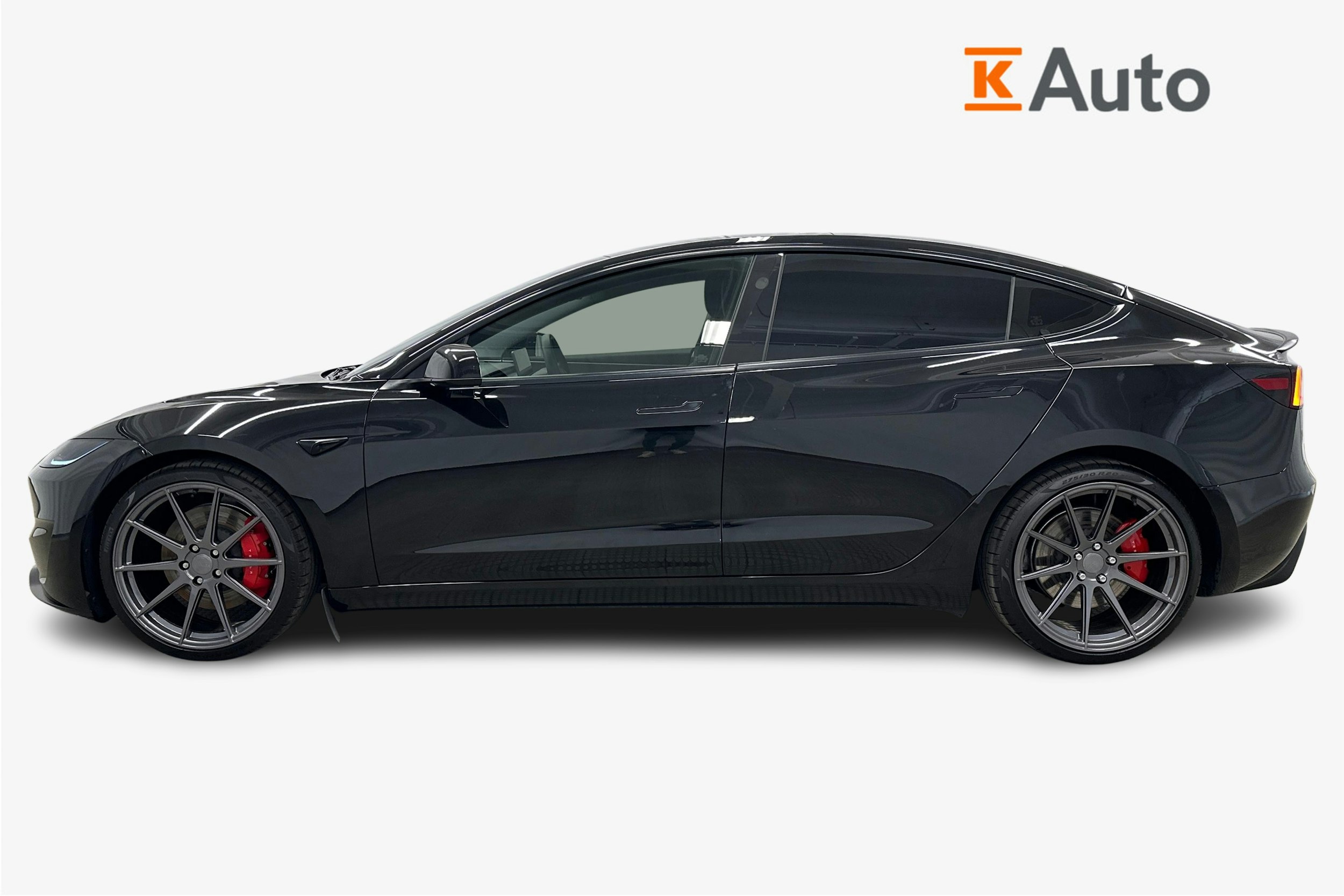 musta Tesla Model 3 2024 kuva 6.