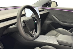 musta Tesla Model 3 2024 kuva 7.