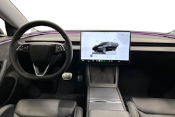 musta Tesla Model 3 2024 kuva 9.