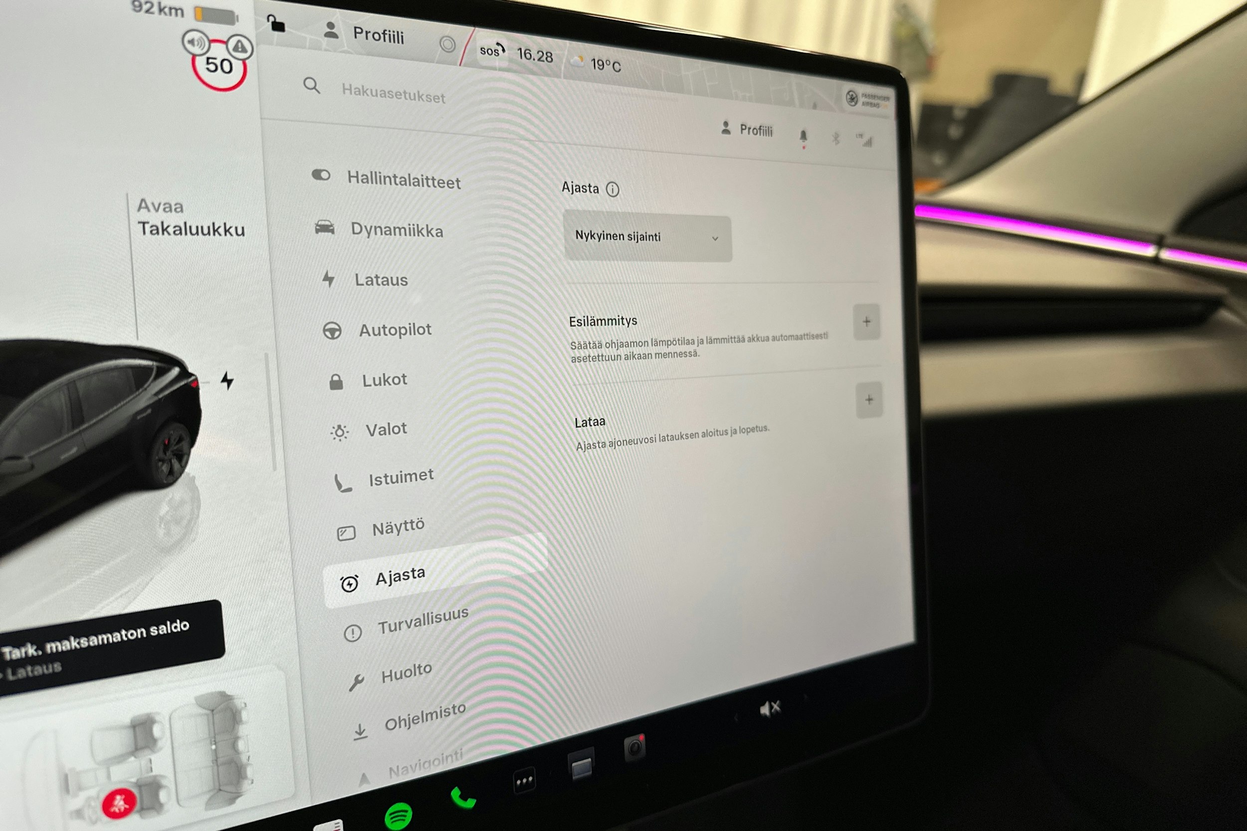musta Tesla Model 3 2024 kuva 21.