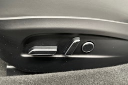 musta Tesla Model 3 2024 kuva 24.