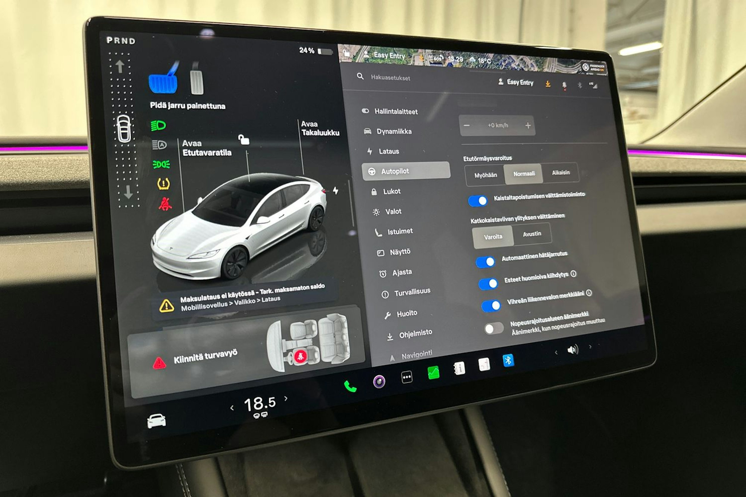 valkoinen Tesla Model 3 2024 kuva 32.