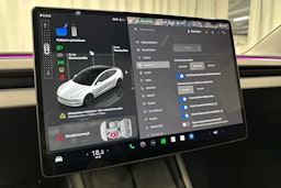 valkoinen Tesla Model 3 2024 kuva 32.