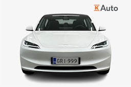 valkoinen Tesla Model 3 2024 kuva 5.