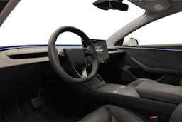 valkoinen Tesla Model 3 2024 kuva 7.