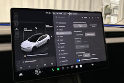 valkoinen Tesla Model 3 2024 kuva 29.