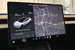 valkoinen Tesla Model 3 2024 kuva 33.