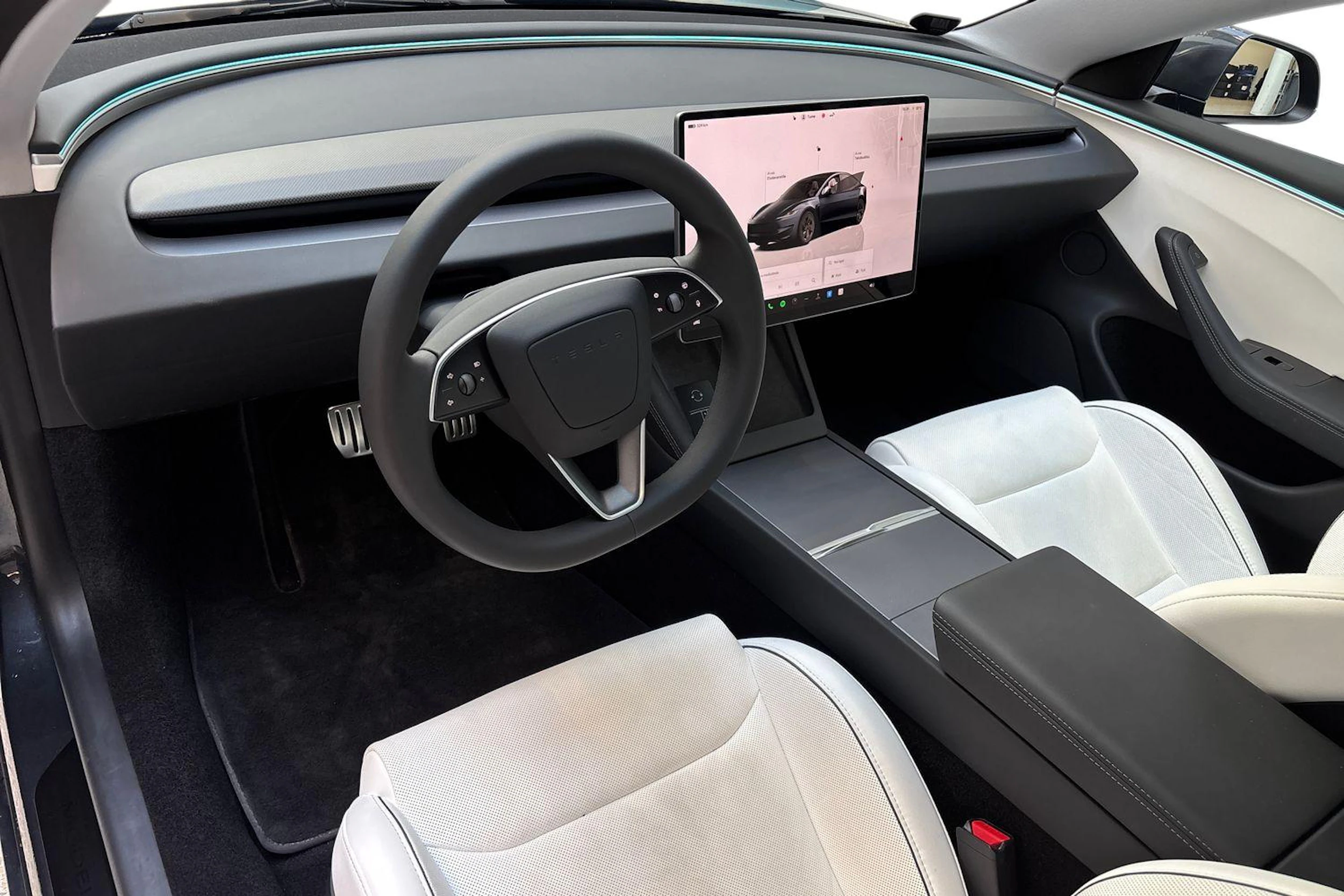 harmaa Tesla Model 3 2024 kuva 6.