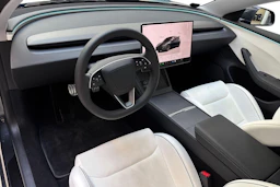 harmaa Tesla Model 3 2024 kuva 6.