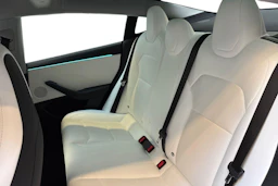 harmaa Tesla Model 3 2024 kuva 8.