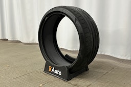 musta Tesla Model 3 2024 kuva 13.