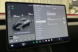 musta Tesla Model 3 2024 kuva 28.