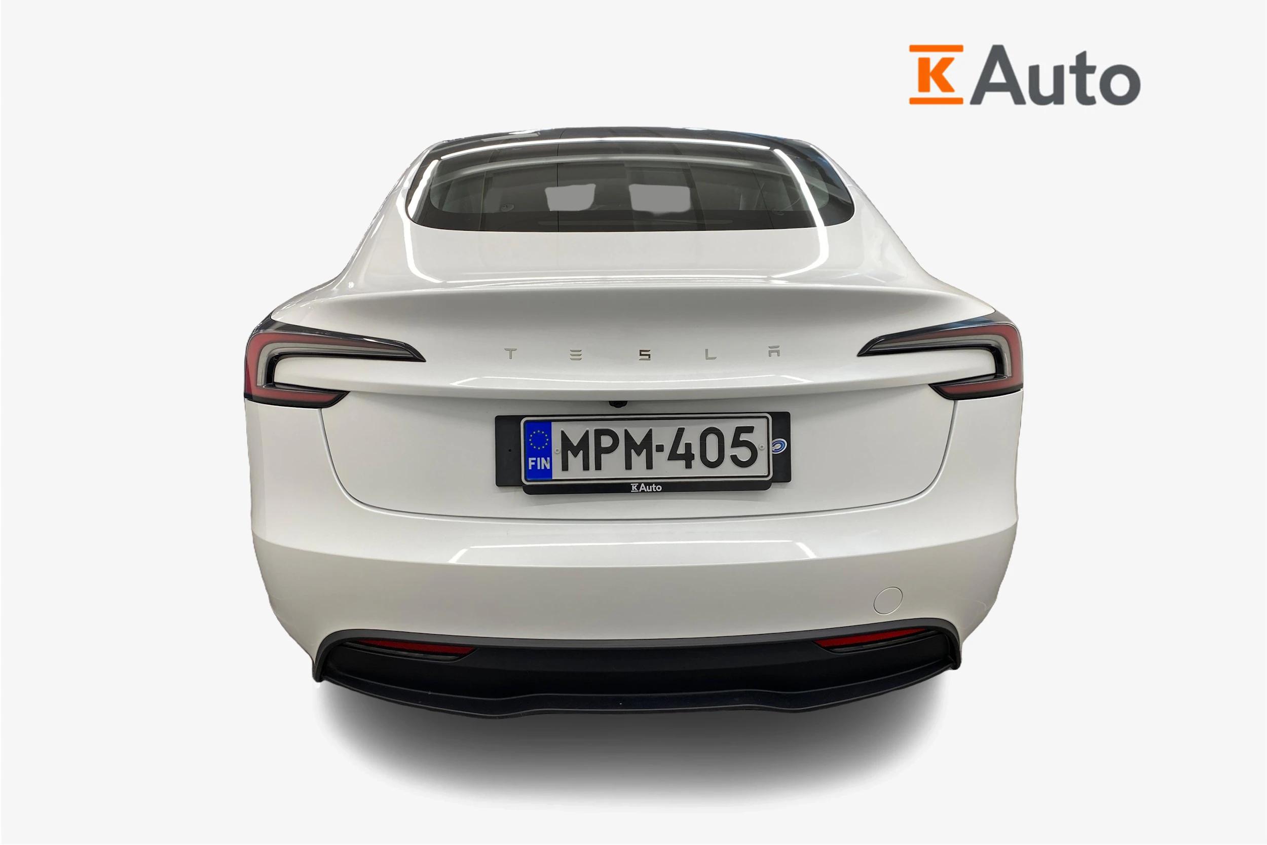 Valkoinen Tesla Model 3 2024 kuva 3.