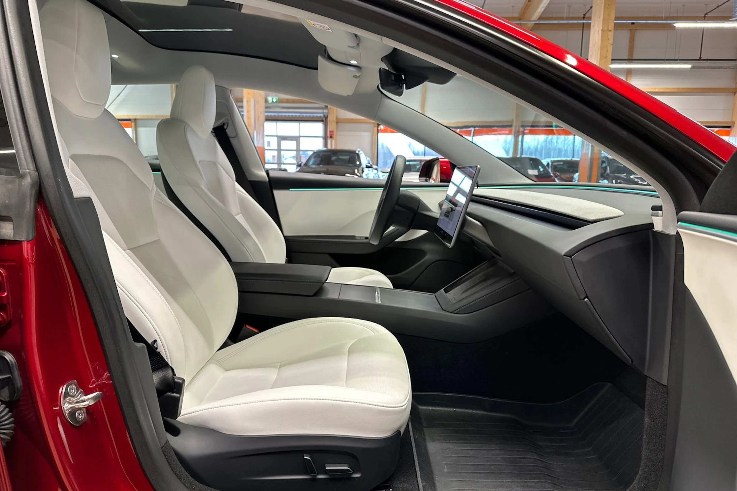 met. monivär. Tesla Model 3 2024 kuva 11.