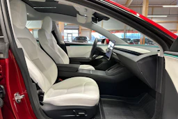 met. monivär. Tesla Model 3 2024 kuva 11.