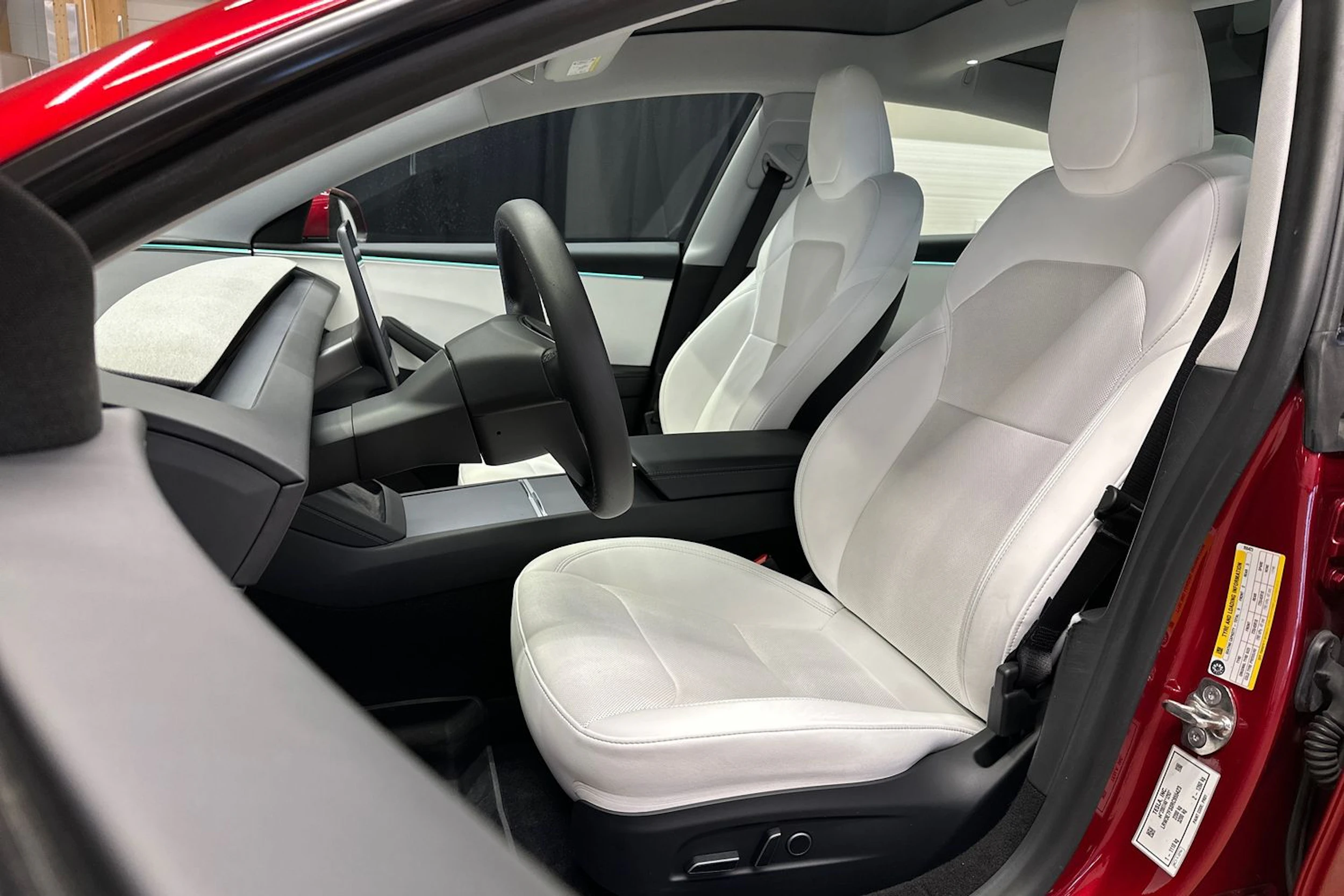 met. monivär. Tesla Model 3 2024 kuva 13.