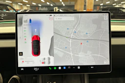 met. monivär. Tesla Model 3 2024 kuva 16.