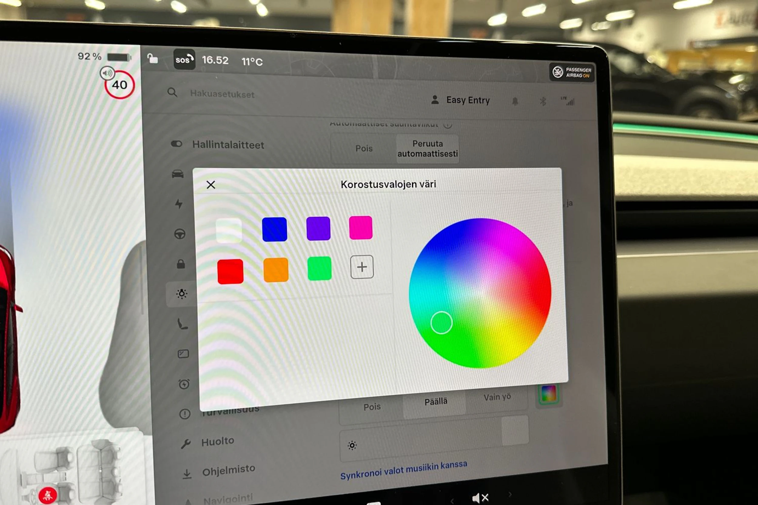 met. monivär. Tesla Model 3 2024 kuva 22.