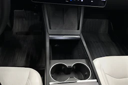 met. monivär. Tesla Model 3 2024 kuva 24.