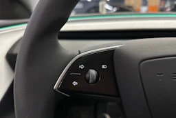 met. monivär. Tesla Model 3 2024 kuva 26.