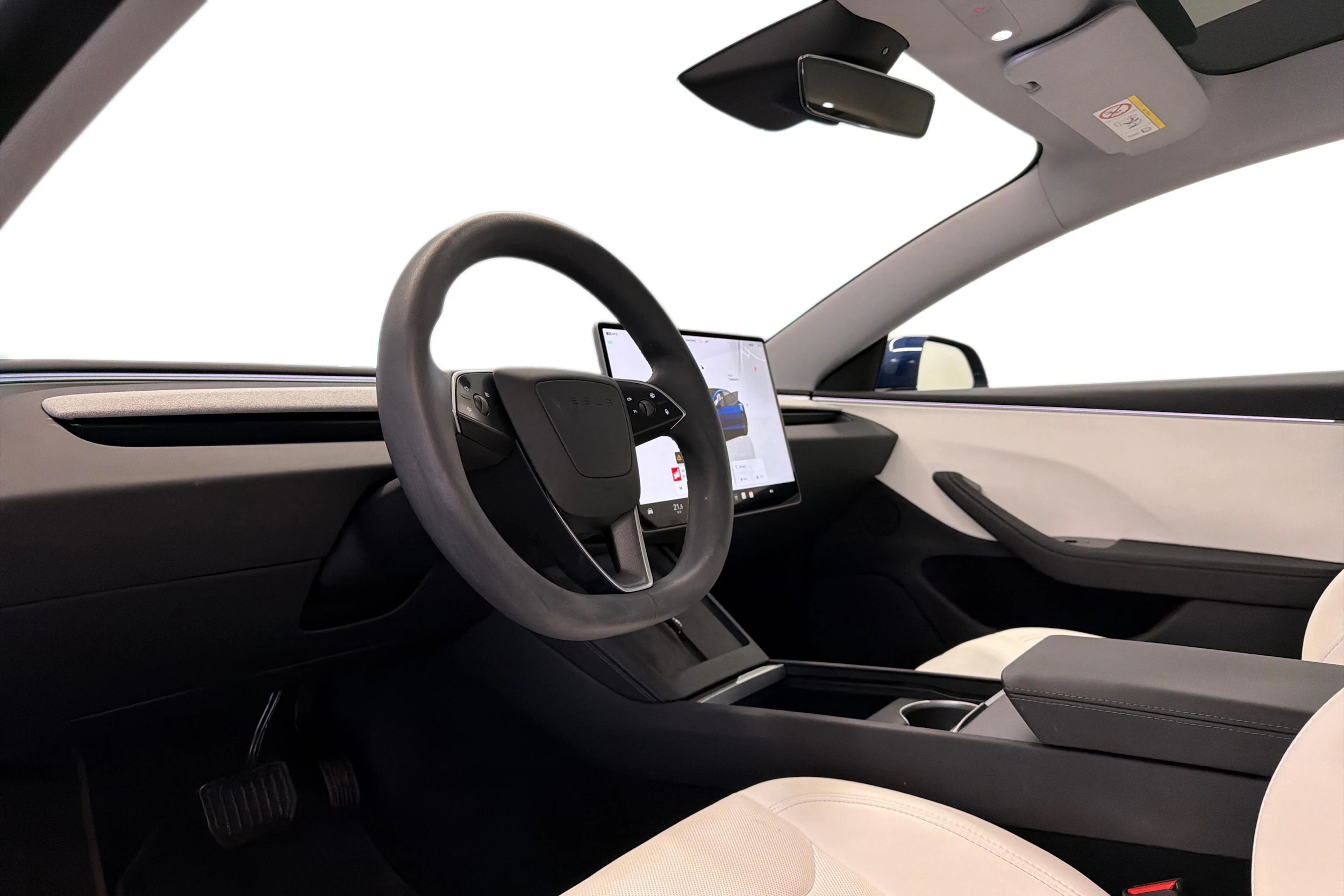 sininen Tesla Model 3 2024 kuva 6.