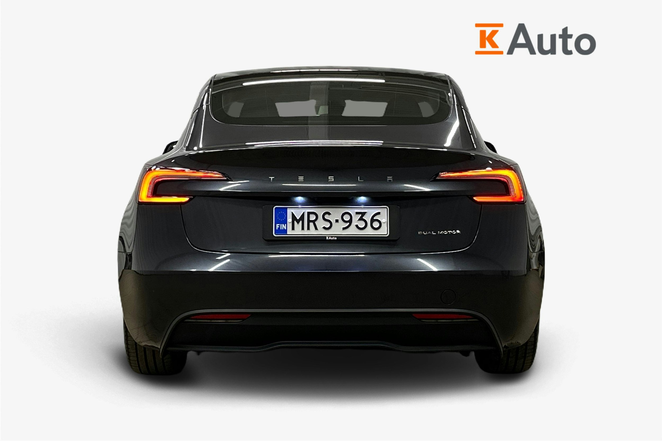 harmaa Tesla Model 3 2024 kuva 3.